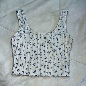 SHEIN Cropped Flower Top